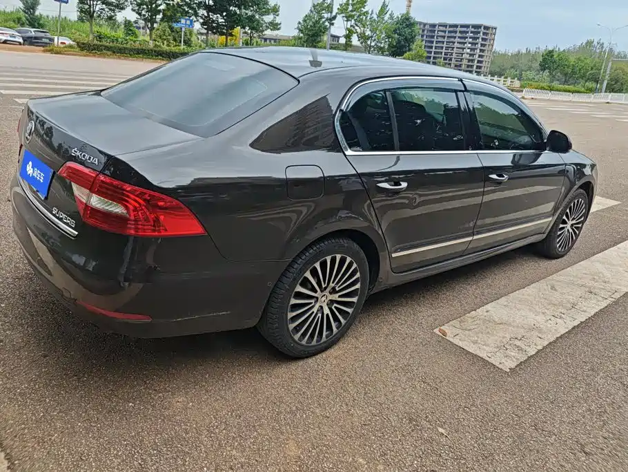 Skoda Superb — миниатюра 3