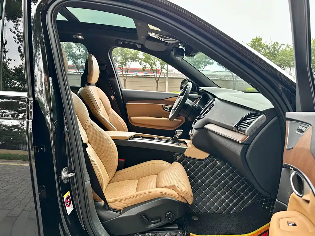 Volvo XC90 — миниатюра 17