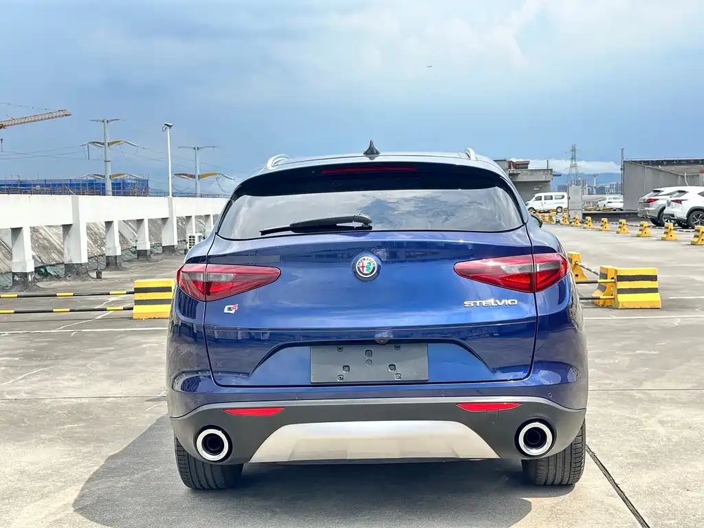 Alfa Romeo Stelvio — миниатюра 8