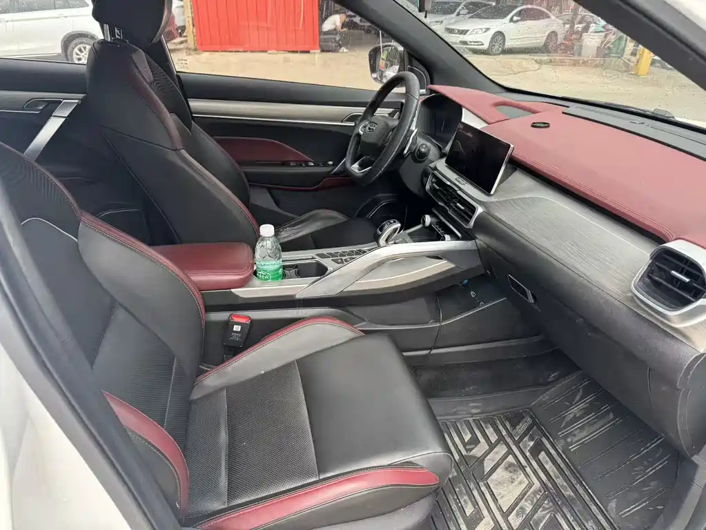 Geely Binyue — миниатюра 6
