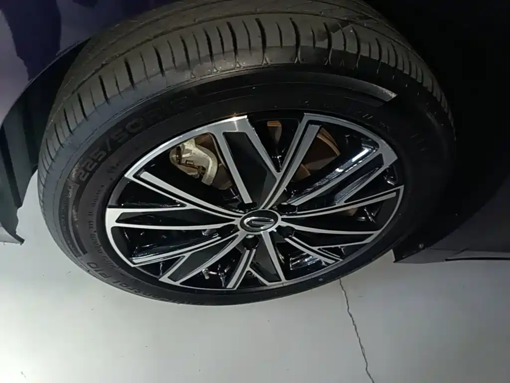 GAC Motor Trumpchi E8 PHEV — миниатюра 23