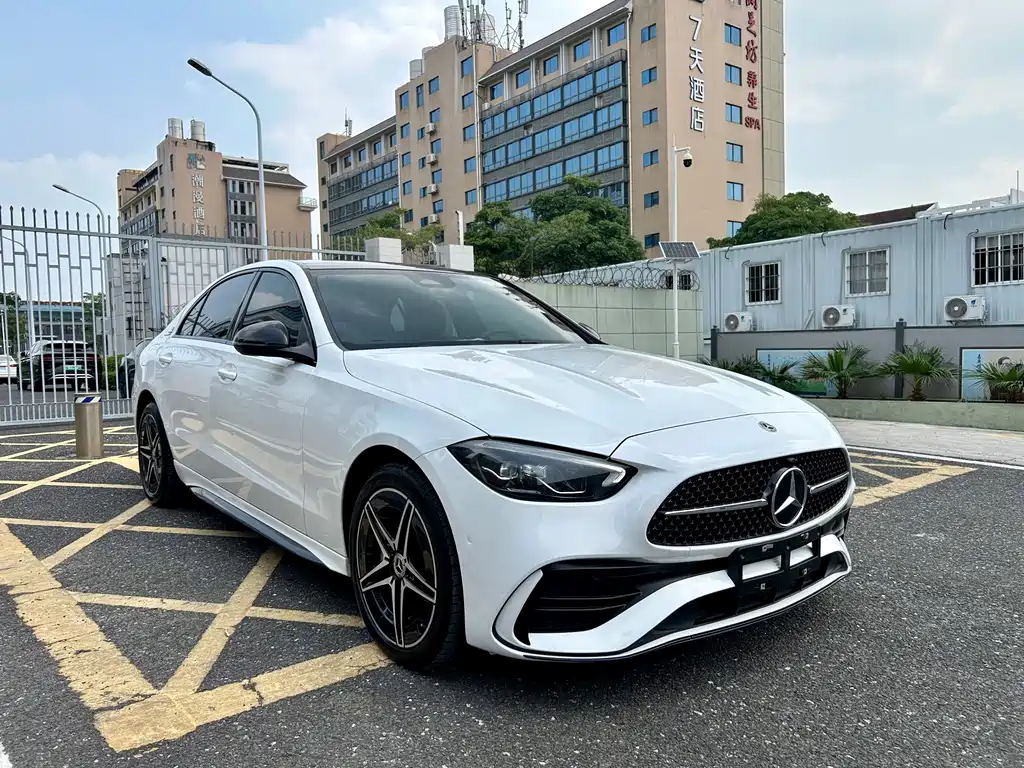 Mercedes-Benz C-Class — миниатюра 3