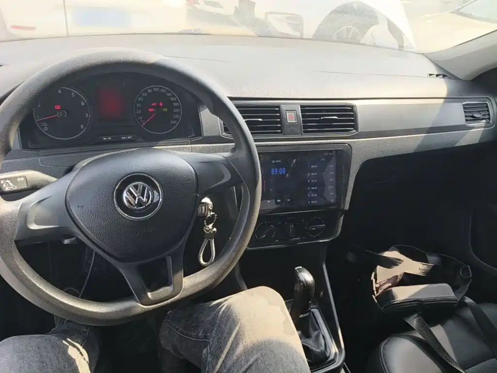 Volkswagen Santana — миниатюра 10