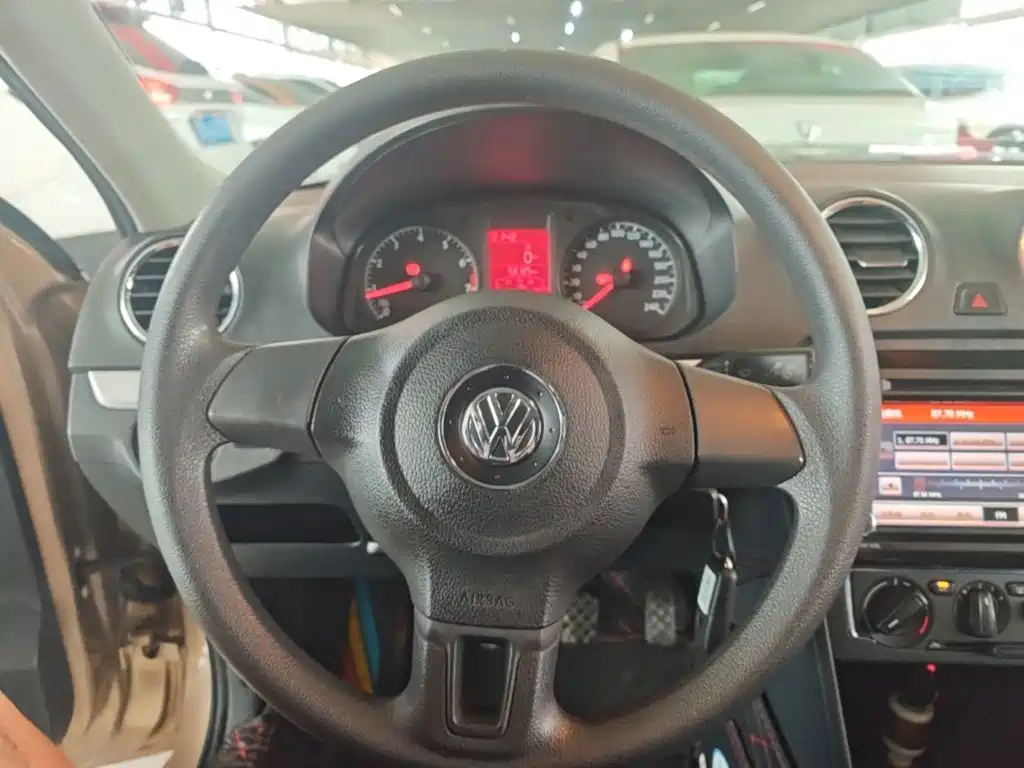 Volkswagen Jetta — миниатюра 11