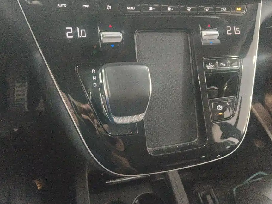 Hongqi Hongqi HQ9 PHEV — миниатюра 16