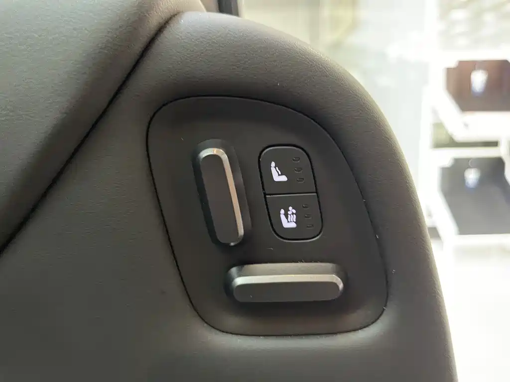 Li Auto Li MEGA — миниатюра 20