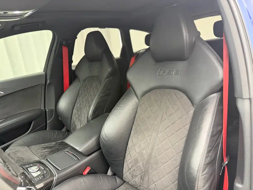 Audi RS 6 2016 RS 6 4.0T Avant