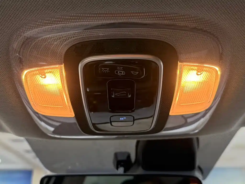Hyundai Elantra — миниатюра 21