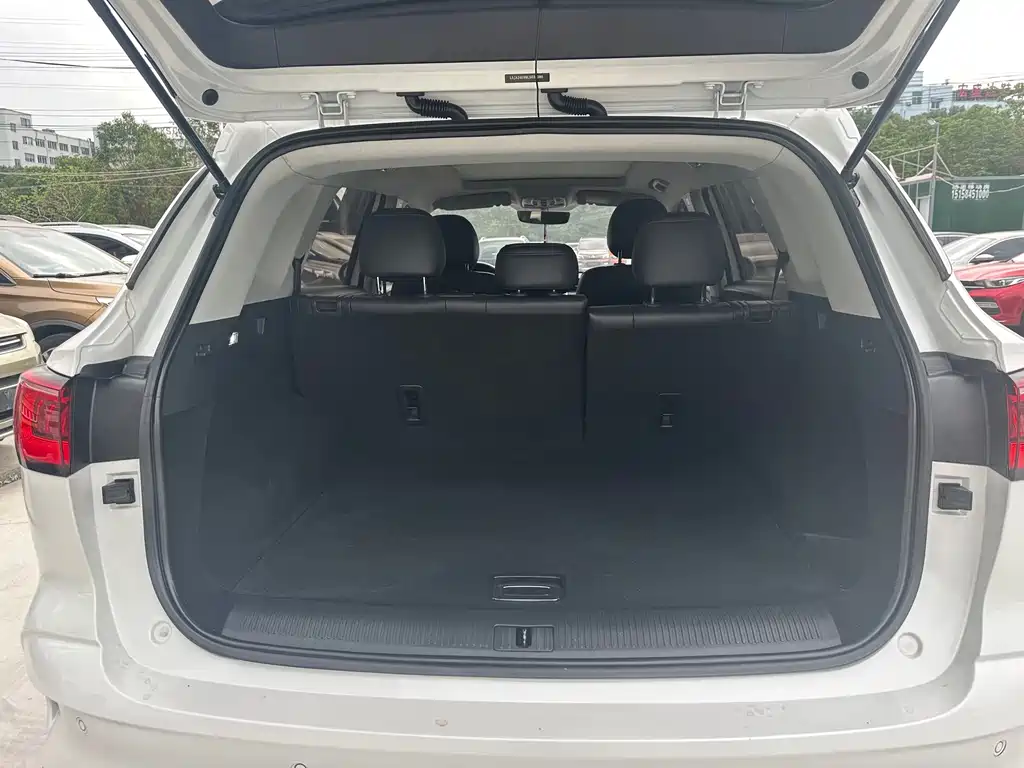 Roewe RX5 MAX — миниатюра 9