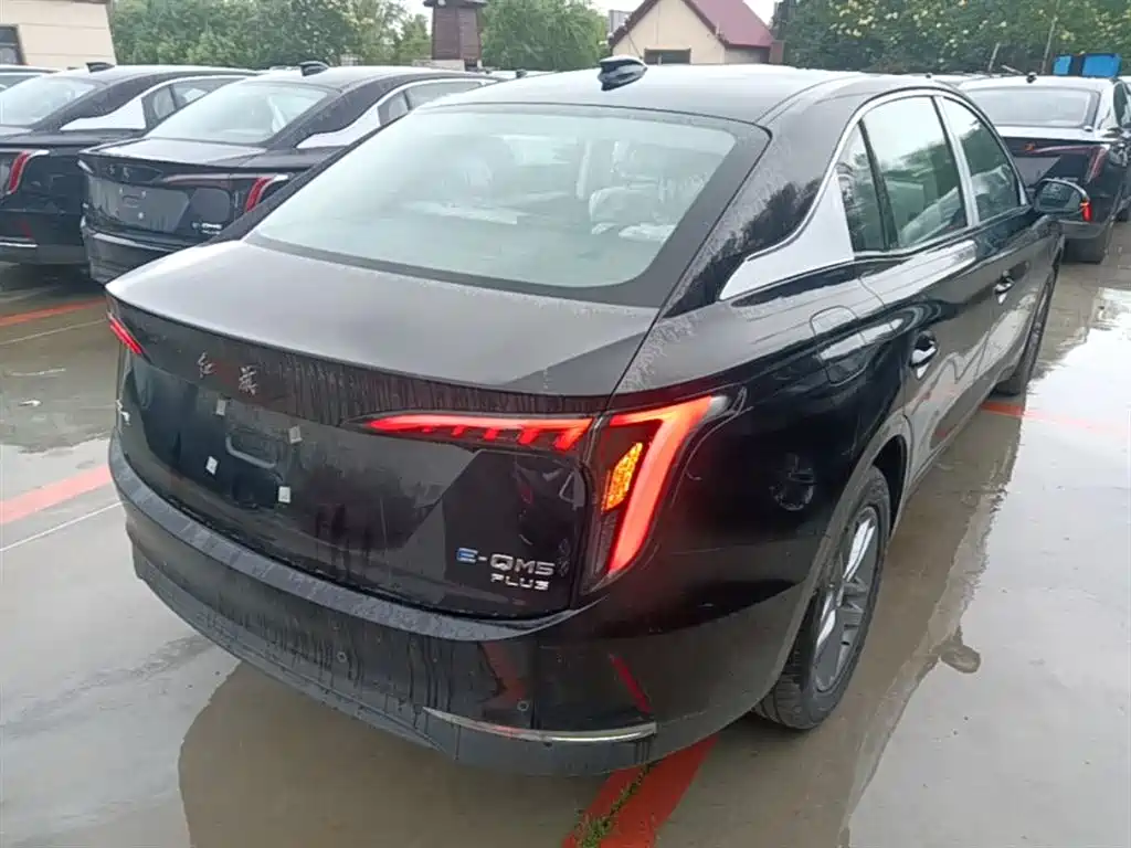 Hongqi E-QM5 2025 610km PLUS