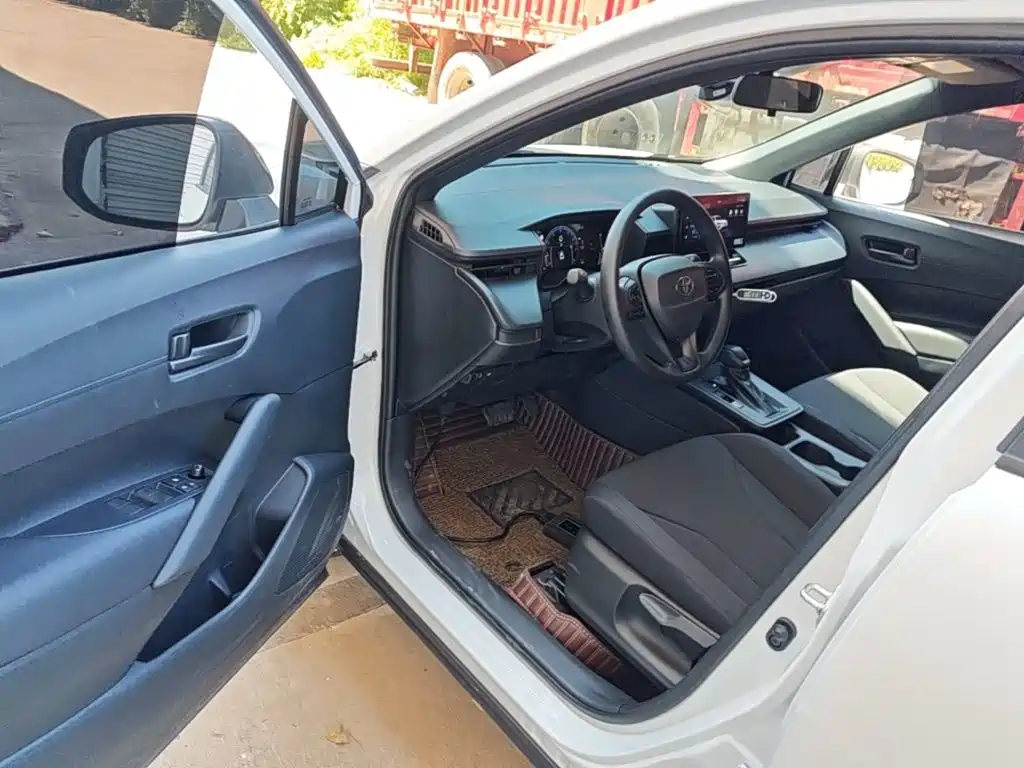 Toyota Corolla Cross — миниатюра 16