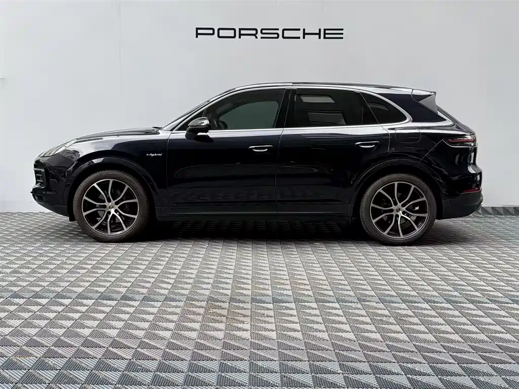 PORSCHE CAYENNE NEW ENERGY