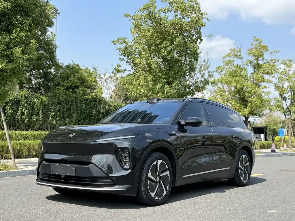 NIO ES8
