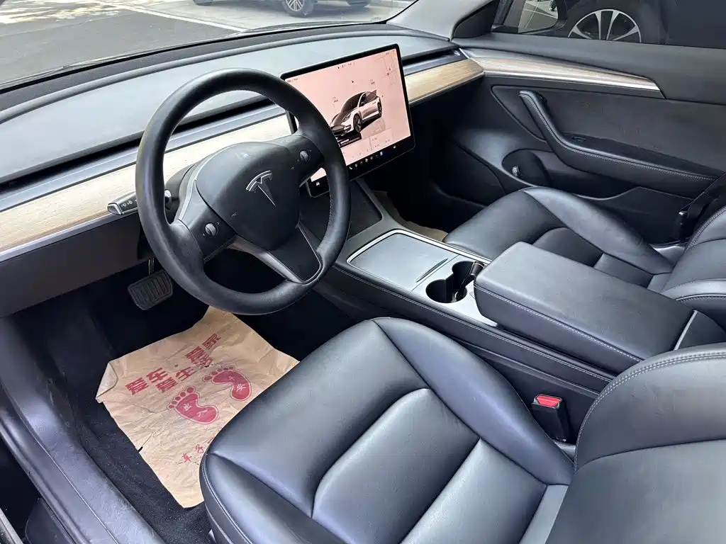 Tesla Model 3 — миниатюра 4