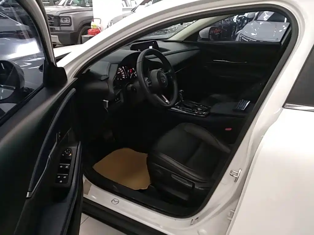 Mazda CX-30 — миниатюра 16