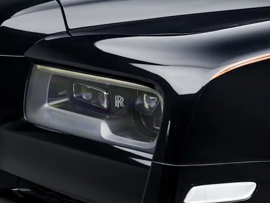 Rolls-Royce Cullinan 2018 мест