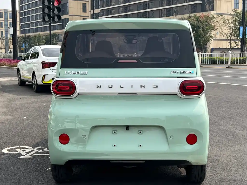 Wuling MINIEV — миниатюра 5