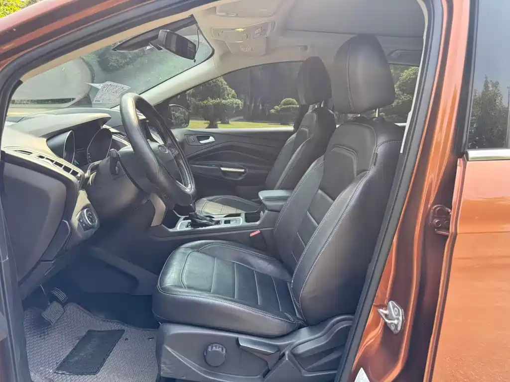 Ford Kuga — миниатюра 5