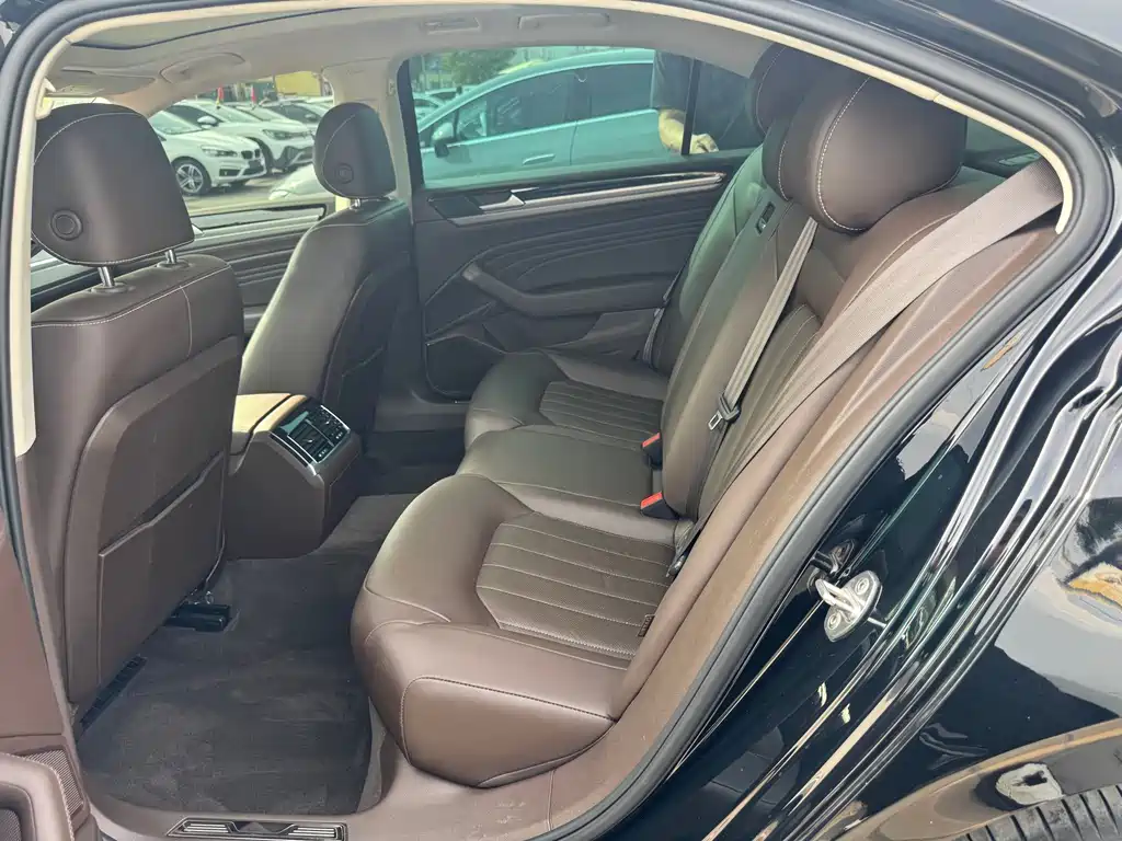 Volkswagen Phideon — миниатюра 9