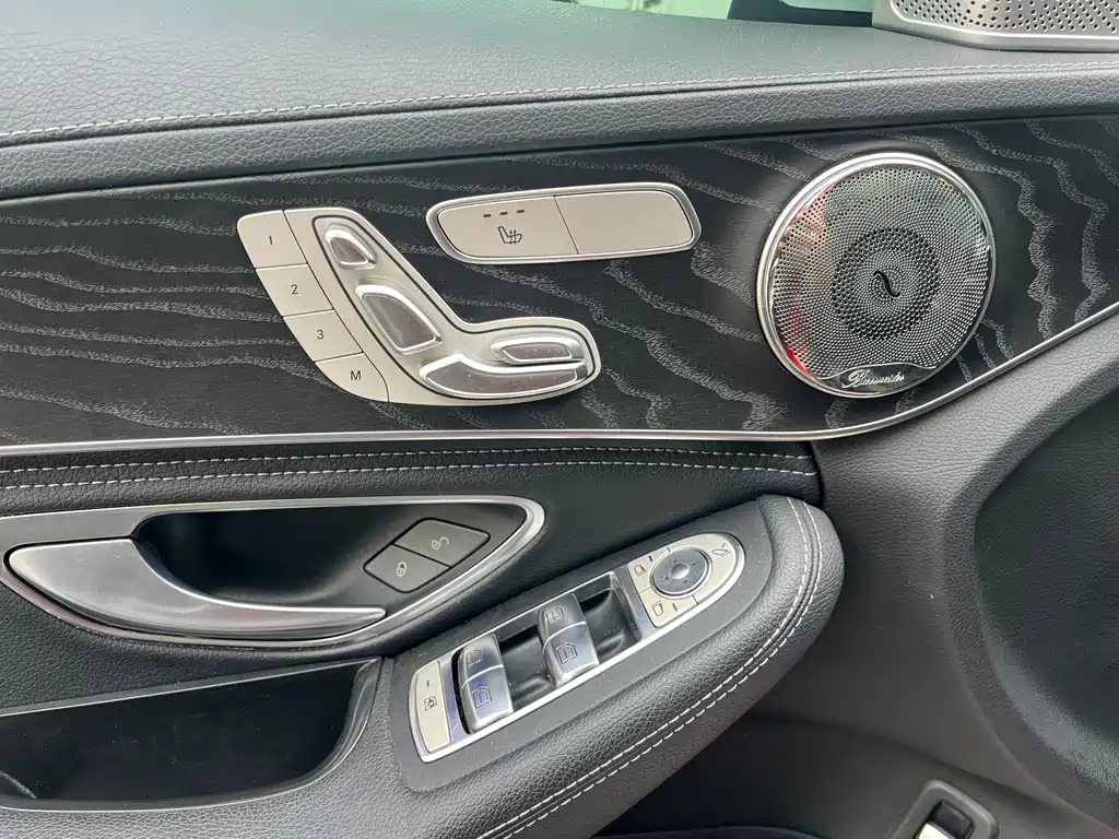 Mercedes-Benz C-Class — миниатюра 15