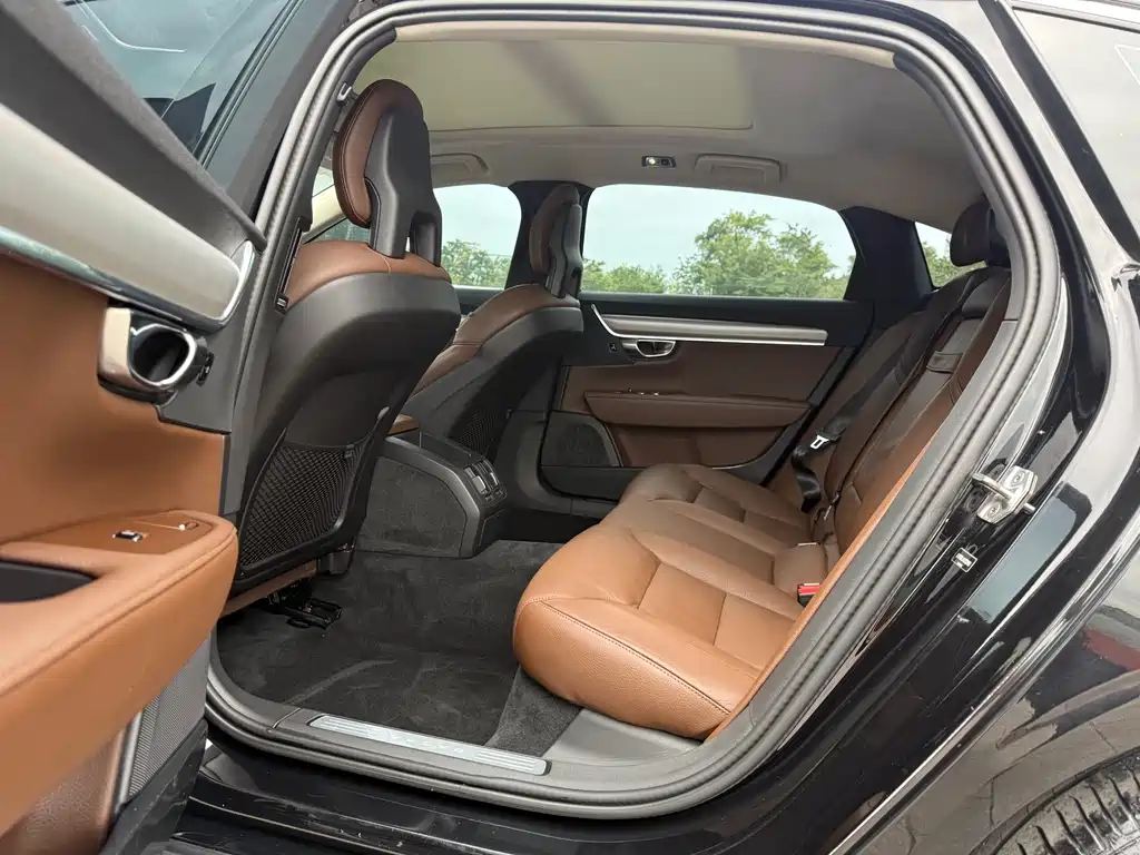 Volvo S90 2018 T4