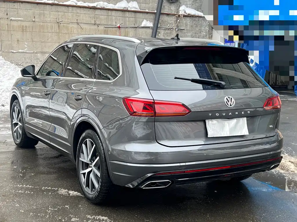 VOLKSWAGEN TOUAREG
