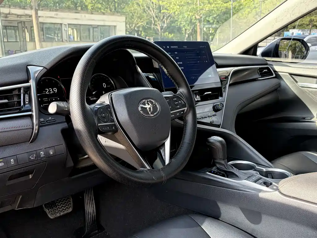 Toyota Camry — миниатюра 20