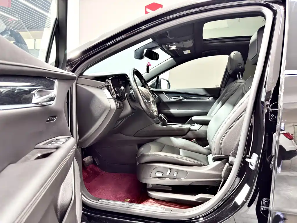 Cadillac XT5 — миниатюра 4