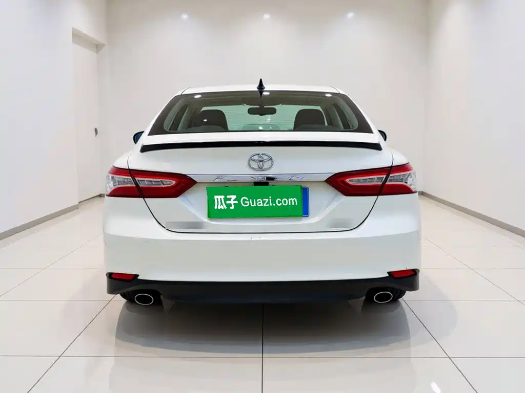 Toyota Camry — миниатюра 5
