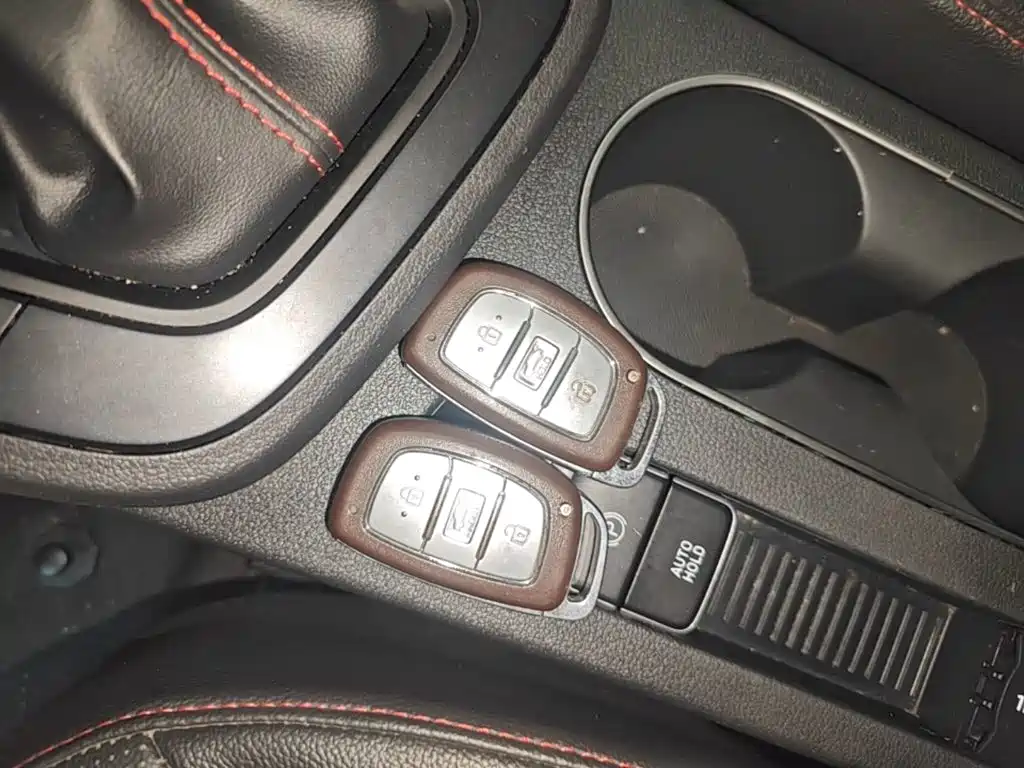 Hyundai Elantra — миниатюра 9