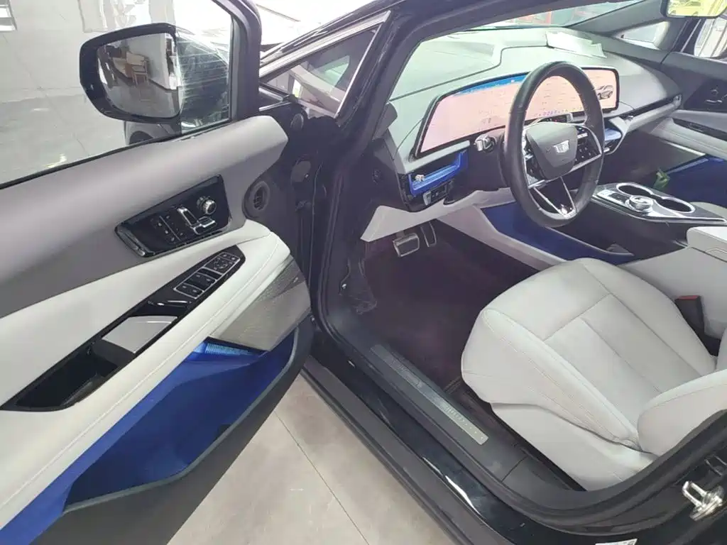 Cadillac IQ — миниатюра 16