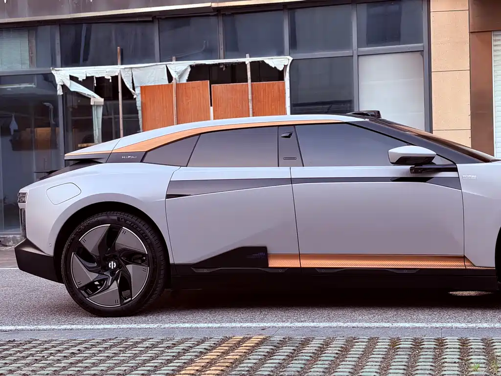 HiPhi HiPhi Z 2023 мест