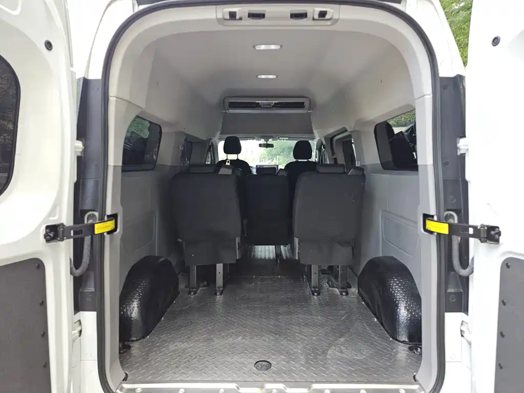 MAXUS V70 — миниатюра 12