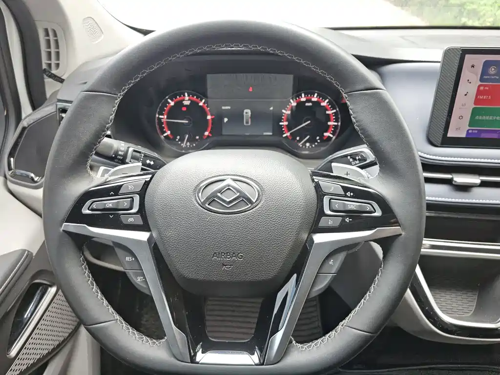 MAXUS V70 — миниатюра 18