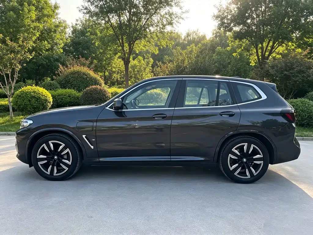BMW iX3 — миниатюра 14