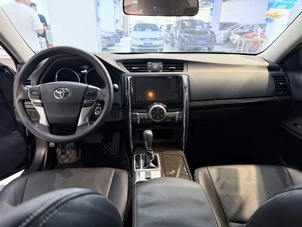 Toyota Reiz — миниатюра 6