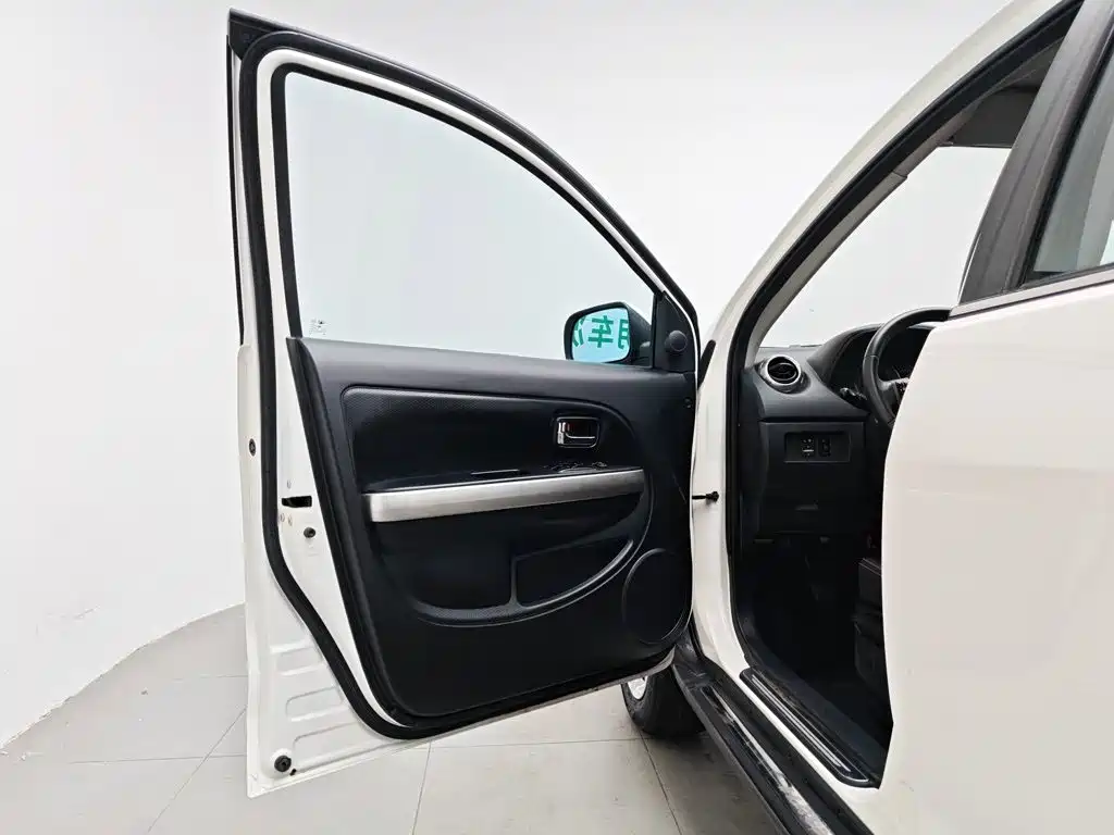 Great Wall M4 2012 1.5L MT Luxury