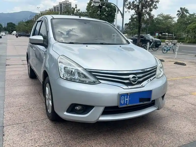 Nissan Livina — миниатюра 3