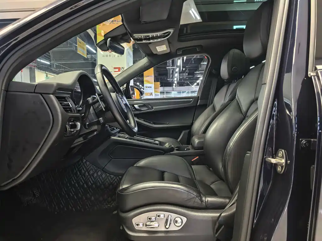 Porsche Macan — миниатюра 6