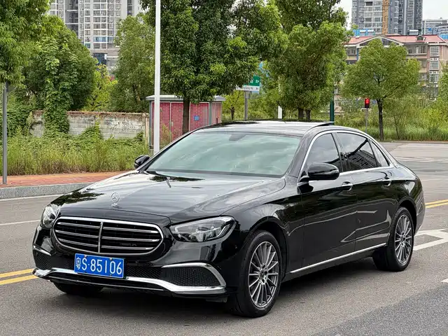 MERCEDES-BENZ E CLASS