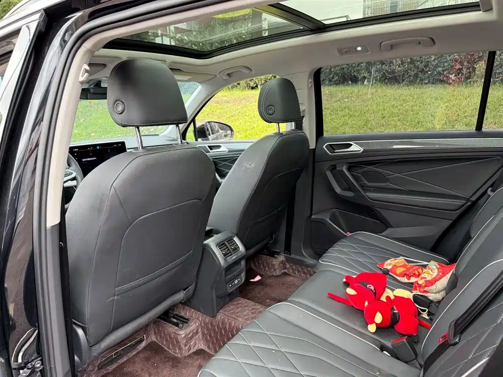 Volkswagen Tiguan L L 2025 330TSI AT R-Line
