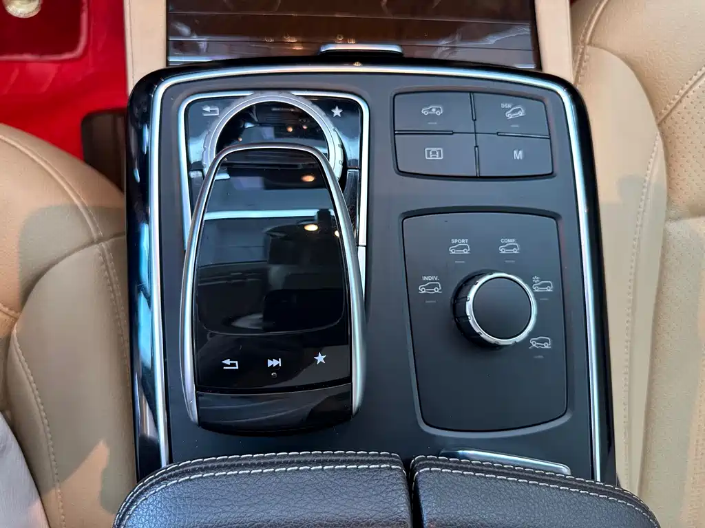 Mercedes-Benz GLS — миниатюра 11