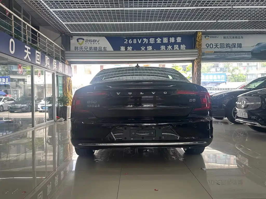 Volvo S90 — миниатюра 4