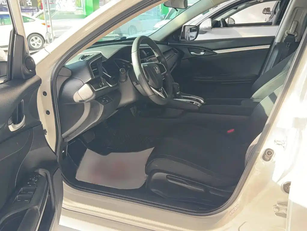 Honda Civic — миниатюра 9