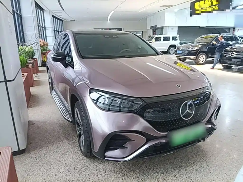 Mercedes-Benz EQE SUV — миниатюра 4