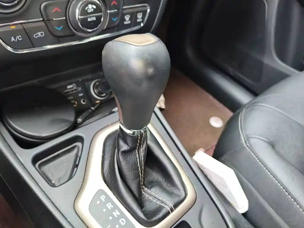 Jeep Cherokee — миниатюра 19