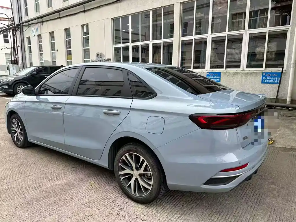 Geely Emgrand — миниатюра 9