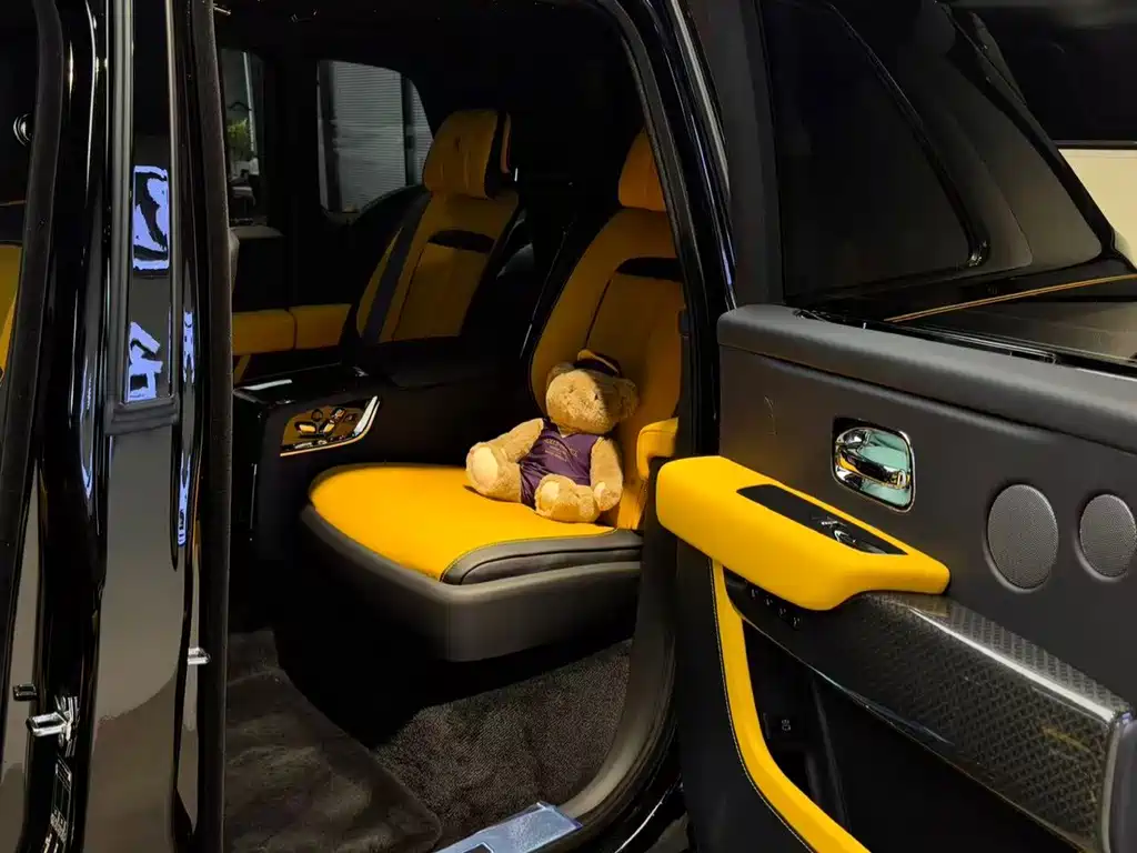 Rolls-Royce Cullinan — миниатюра 7