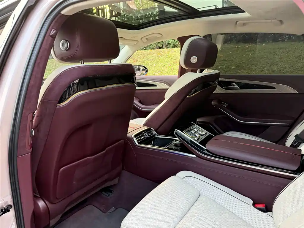 Hongqi H9 2020 3.0T мест