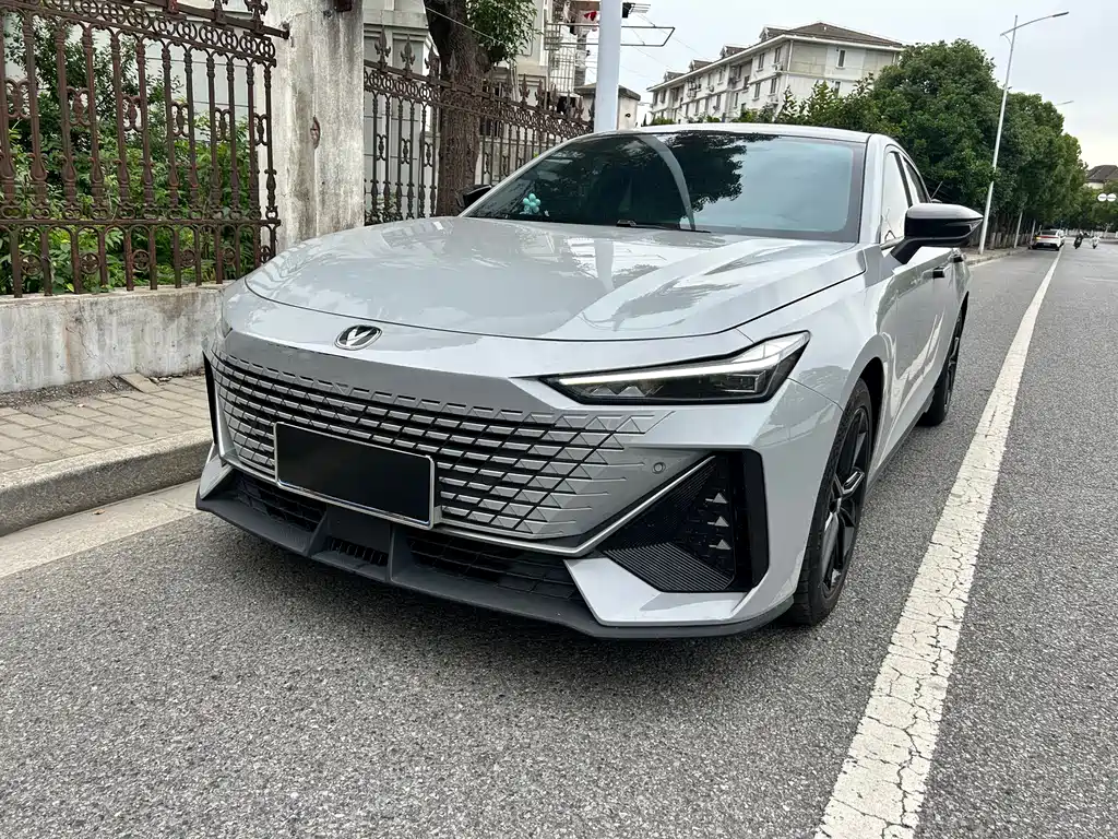 Changan UNI-V 2022